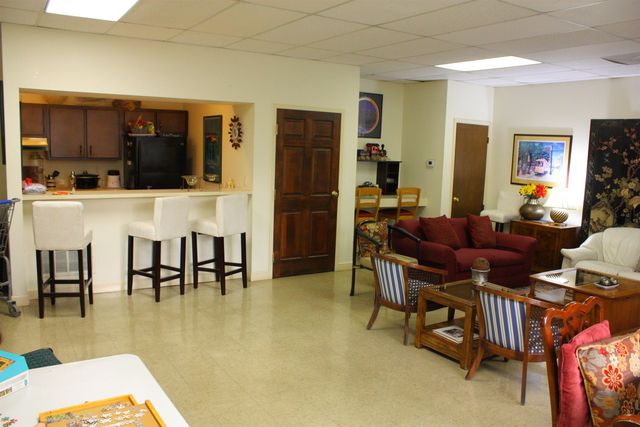 2277 Union Ave Apt 502, Memphis, TN 38104