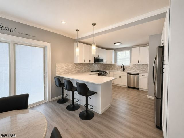39 Park Dr S, West Orange Twp., NJ 07052