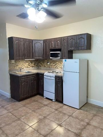16920 NW 33rd Avenue, Miami Gardens, FL 33056