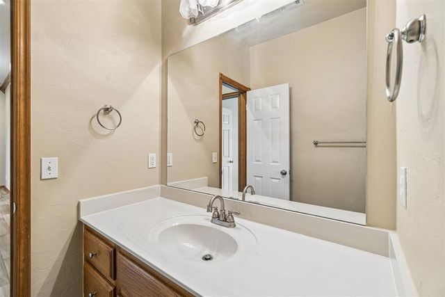 2010 Sandpiper Drive, Blanchard, OK 73010