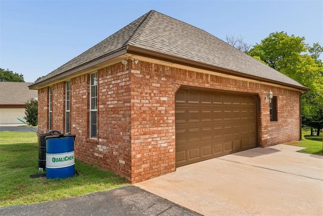 2010 Sandpiper Drive, Blanchard, OK 73010