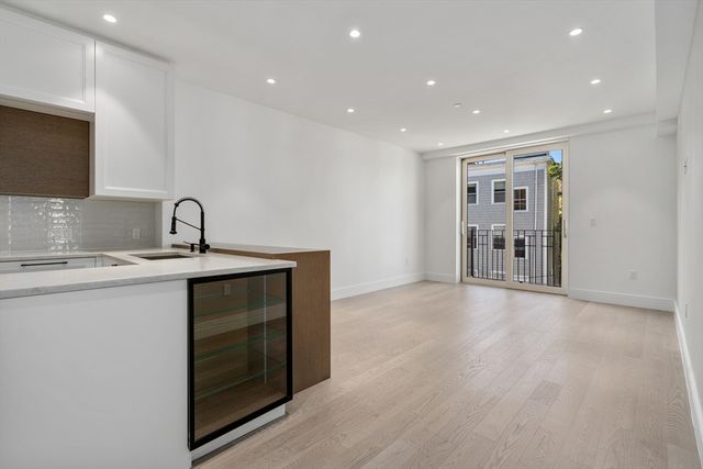 69 Walnut St 1, Brookline, MA 02445