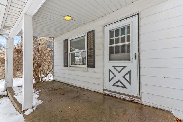 8338 N Whitney ROAD, Fox Point, WI 53217