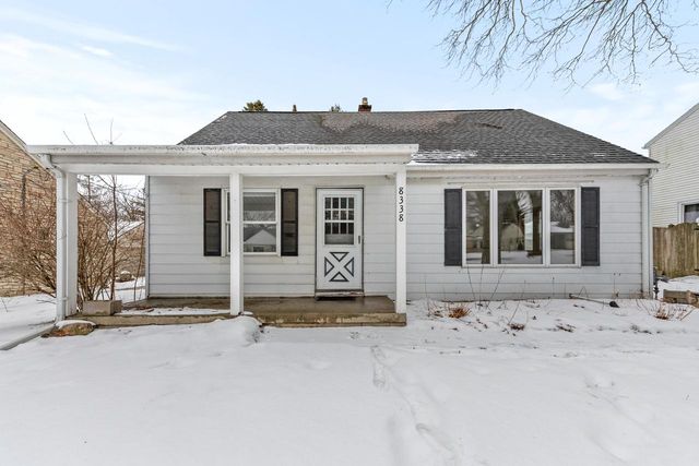 8338 N Whitney ROAD, Fox Point, WI 53217