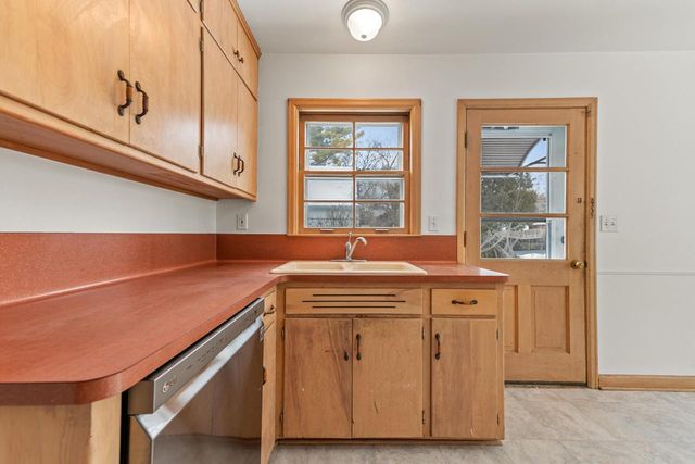 8338 N Whitney ROAD, Fox Point, WI 53217