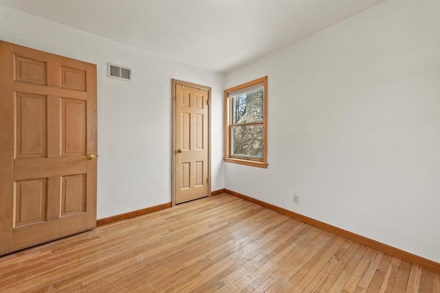 8338 N Whitney ROAD, Fox Point, WI 53217