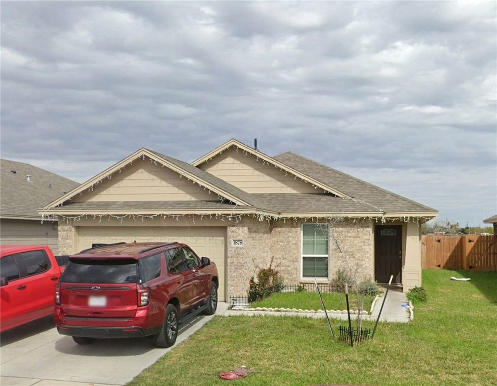 1878 Kentucky Derby Dr, Corpus Christi, TX 78417