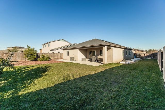 1428 Shoreside Drive, Madera, CA 93637