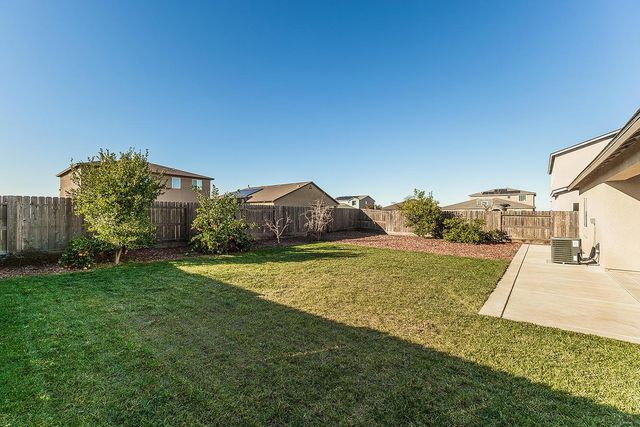 1428 Shoreside Drive, Madera, CA 93637