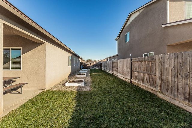 1428 Shoreside Drive, Madera, CA 93637