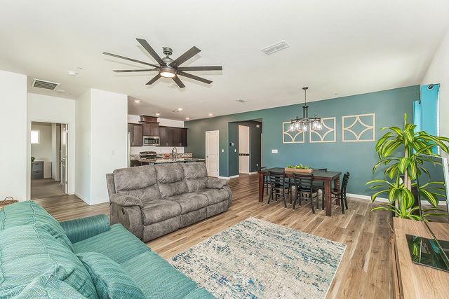 1428 Shoreside Drive, Madera, CA 93637