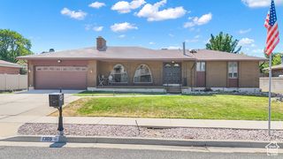 1305 W PINEWOOD DR, Taylorsville, UT 84123