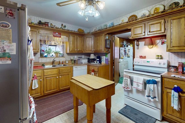 409 W Morgan Street, Franklin, TX 77856