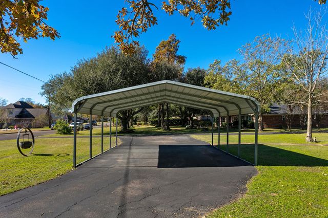 409 W Morgan Street, Franklin, TX 77856