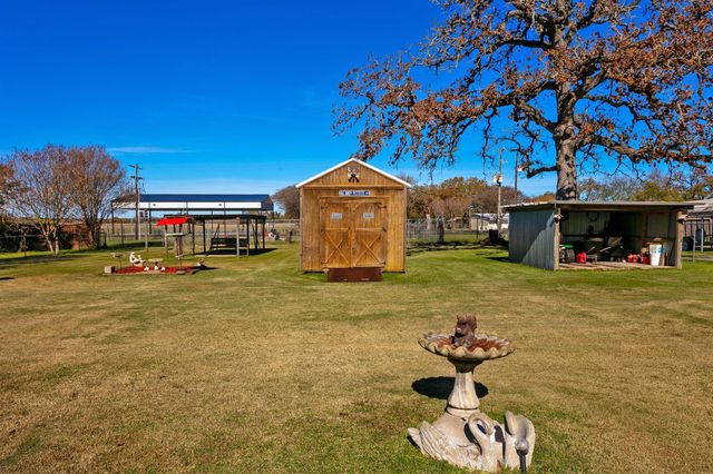 409 W Morgan Street, Franklin, TX 77856