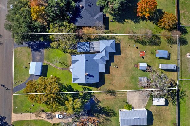 409 W Morgan Street, Franklin, TX 77856