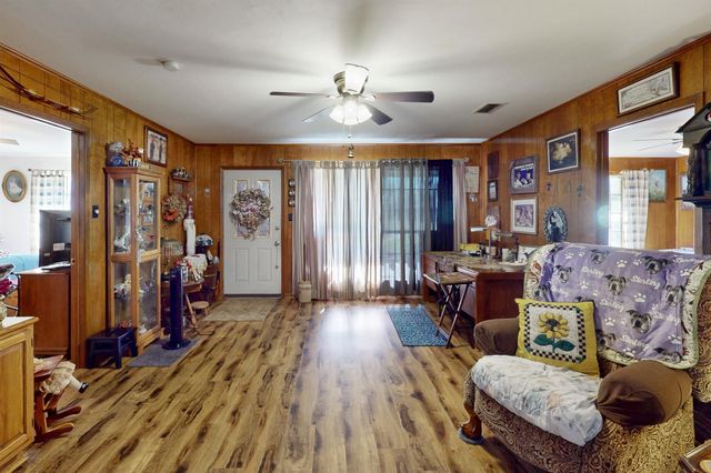 409 W Morgan Street, Franklin, TX 77856