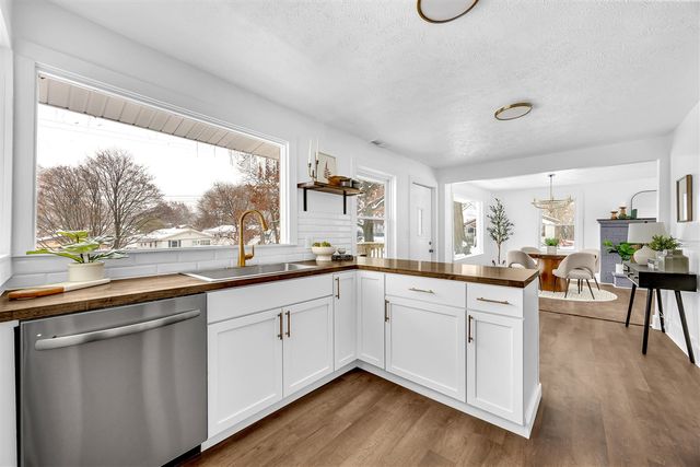 2621 Poe Avenue, Wyoming, MI 49509