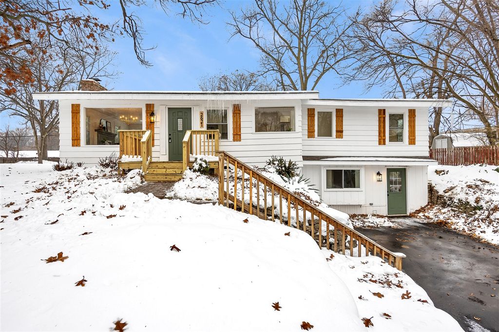 2621 Poe Avenue, Wyoming, MI 49509