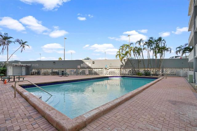 1800 NW 24th Ave 912, Miami, FL 33125