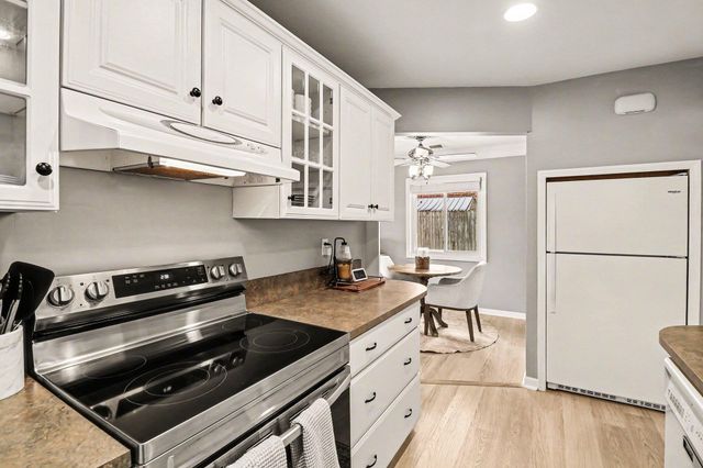 260 Kenyon Drive, Troy, MI 48083