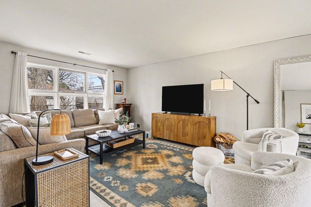 260 Kenyon Drive, Troy, MI 48083