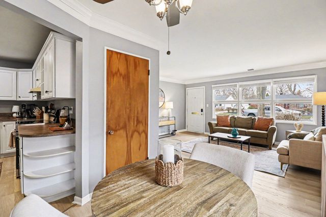 260 Kenyon Drive, Troy, MI 48083