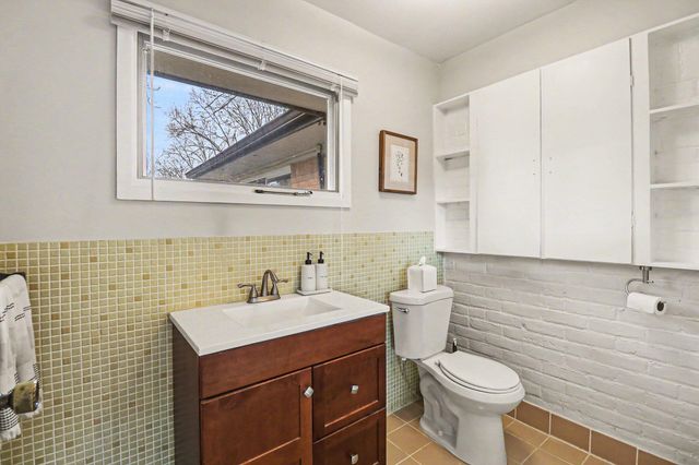 260 Kenyon Drive, Troy, MI 48083