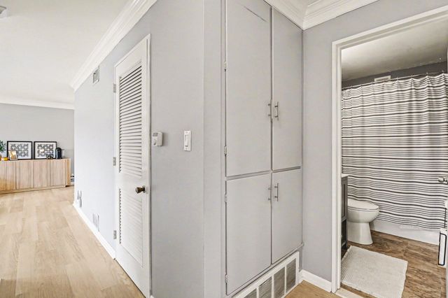 260 Kenyon Drive, Troy, MI 48083