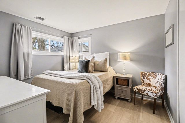 260 Kenyon Drive, Troy, MI 48083