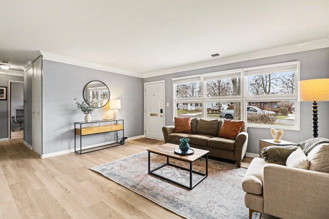 260 Kenyon Drive, Troy, MI 48083