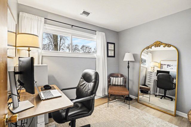 260 Kenyon Drive, Troy, MI 48083