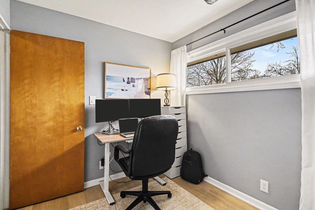 260 Kenyon Drive, Troy, MI 48083