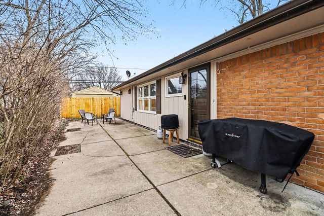 260 Kenyon Drive, Troy, MI 48083