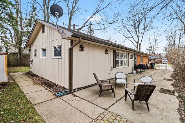 260 Kenyon Drive, Troy, MI 48083