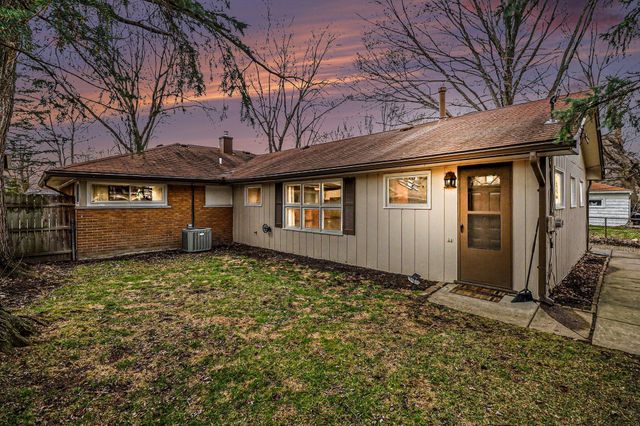 260 Kenyon Drive, Troy, MI 48083