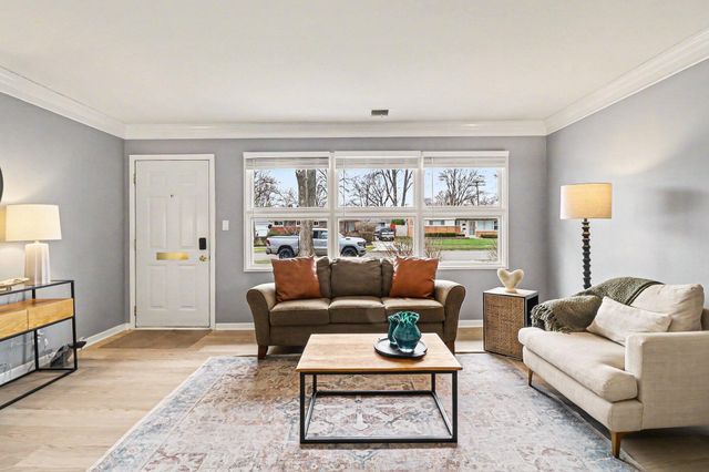 260 Kenyon Drive, Troy, MI 48083