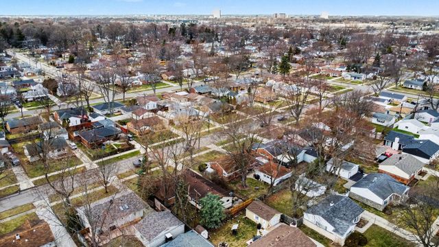 260 Kenyon Drive, Troy, MI 48083