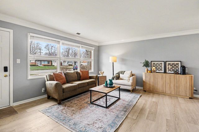 260 Kenyon Drive, Troy, MI 48083