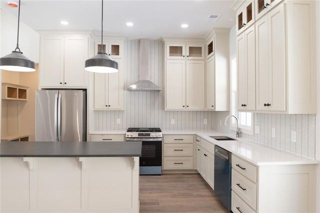 5357 Choctaw Lane, Mclouth, KS 66054