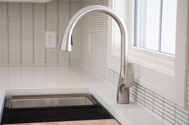 5357 Choctaw Lane, Mclouth, KS 66054