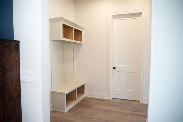 5357 Choctaw Lane, Mclouth, KS 66054