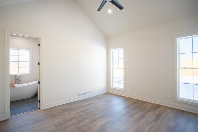 5357 Choctaw Lane, Mclouth, KS 66054