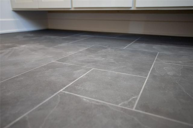 5357 Choctaw Lane, Mclouth, KS 66054