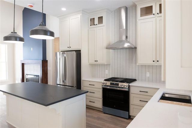 5357 Choctaw Lane, Mclouth, KS 66054