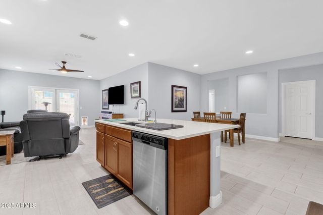 10830 E TOPAZ Avenue, Mesa, AZ 85212