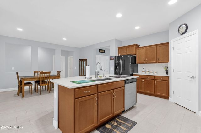 10830 E TOPAZ Avenue, Mesa, AZ 85212