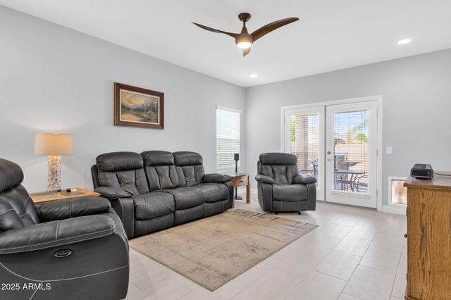 10830 E TOPAZ Avenue, Mesa, AZ 85212