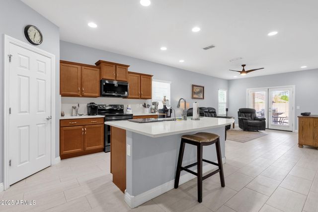 10830 E TOPAZ Avenue, Mesa, AZ 85212