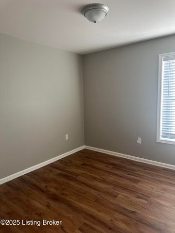 6501 Hackel Dr, Louisville, KY 40258
